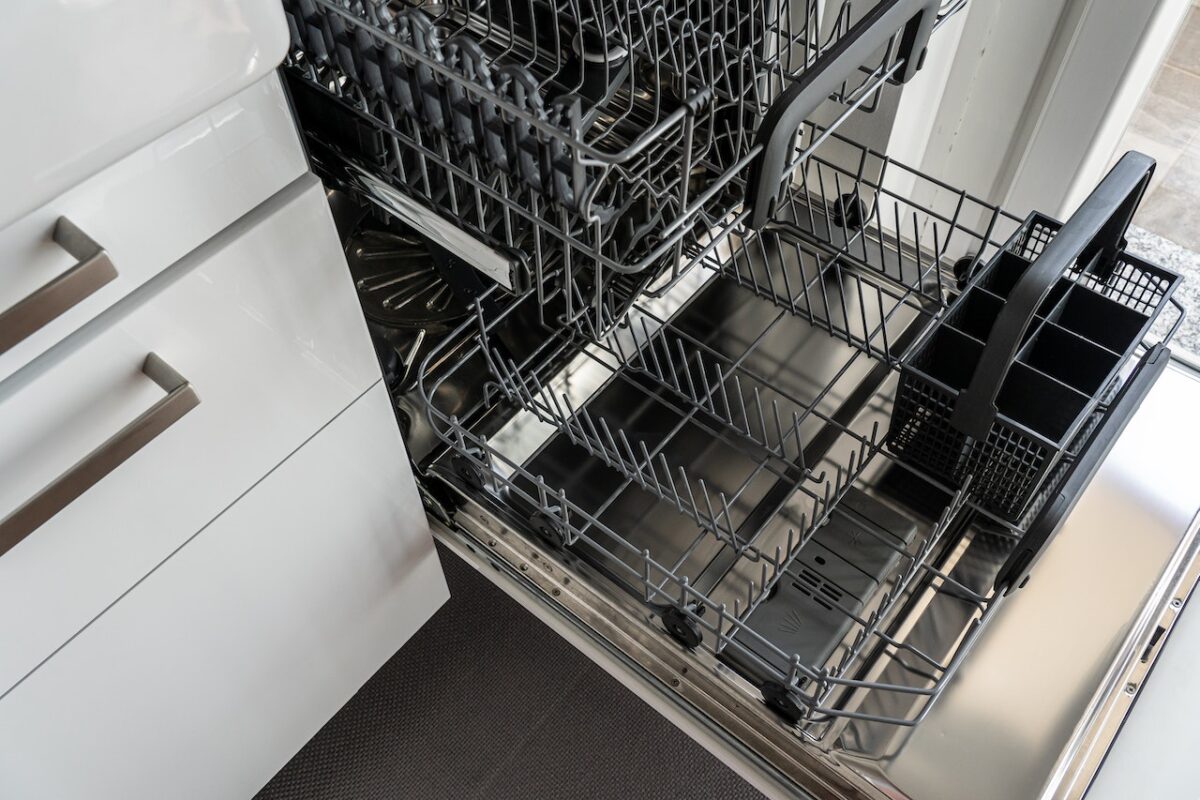 how to clean a dishwasher