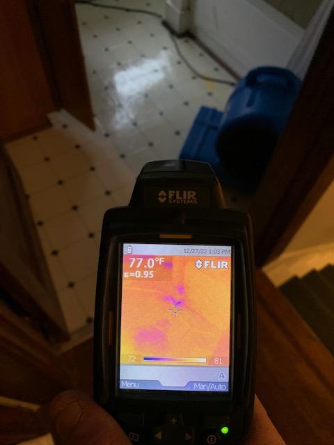 Image of thermal imaging camera facing a bathroom floor